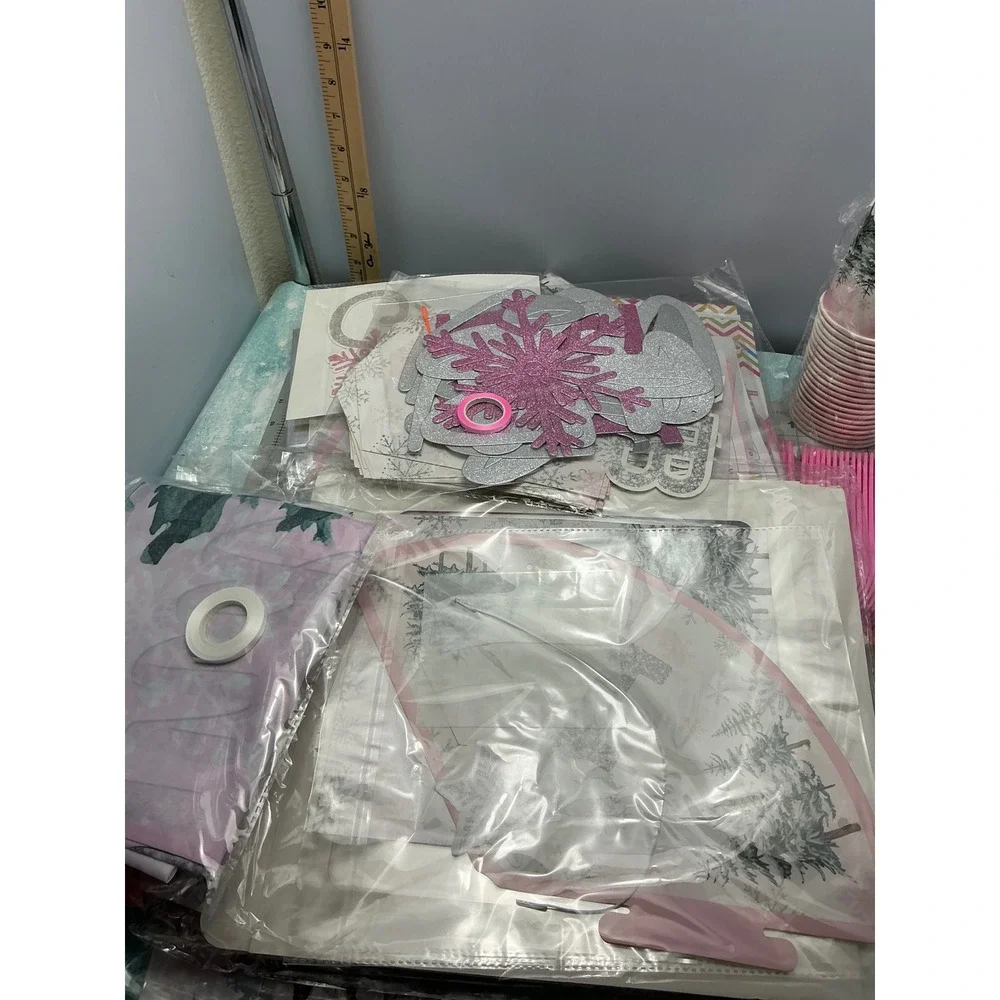Winter Onederland 1st Birthday Decorations‎ Pink Snowflake Party Supplies Set